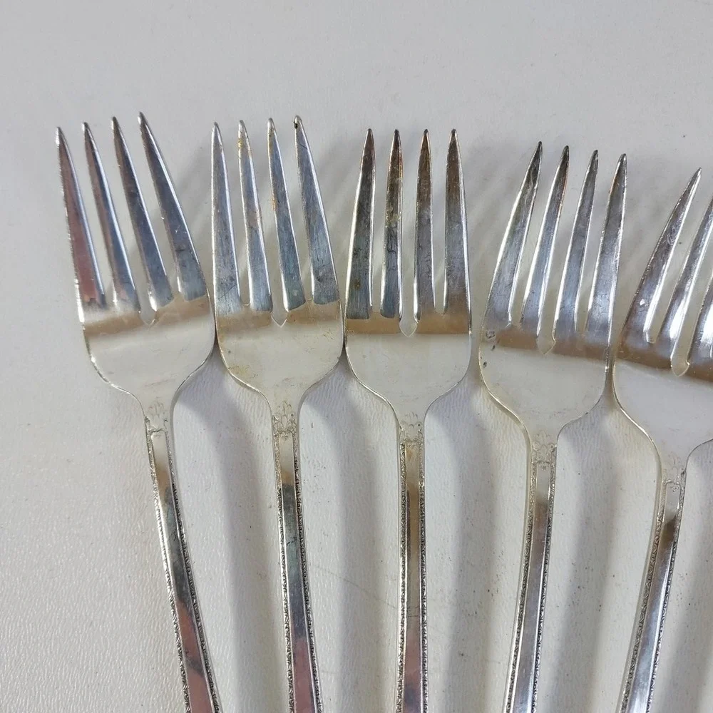 Adoration 1847 Rogers Bros IS Silverplate Silverware Salad Forks 6.5 In Set of 8